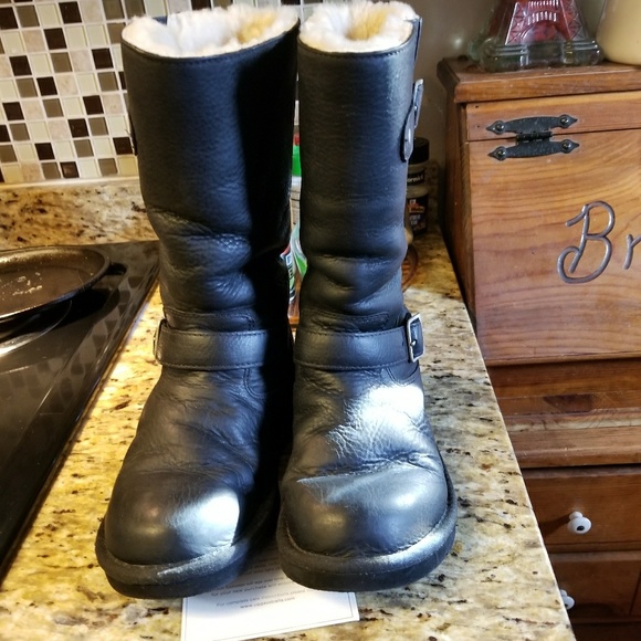 Authentic Ugg boots, size 7 black - Picture 4 of 8